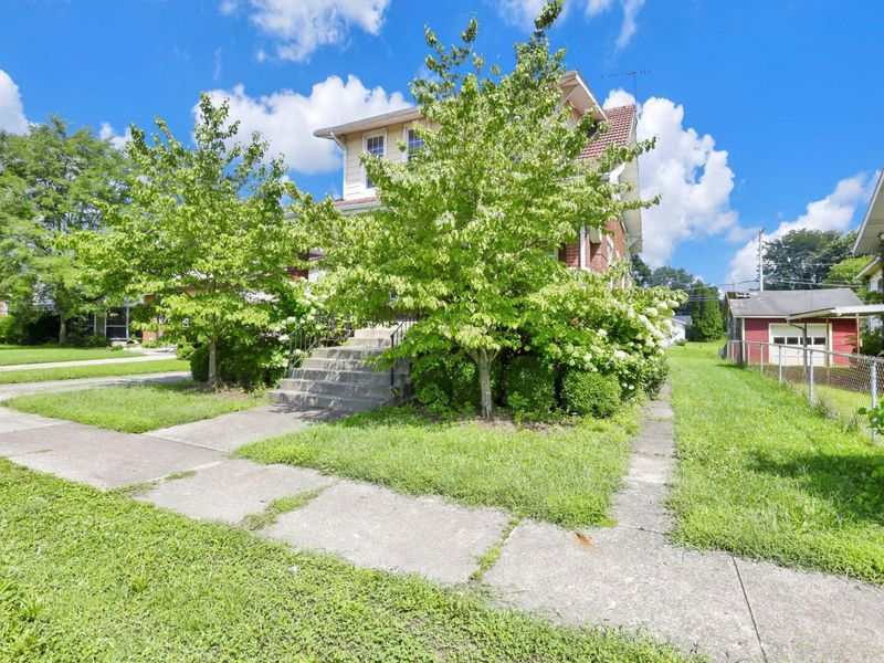 874 E Main Parkway , Newark, OH 43055 Photo 5