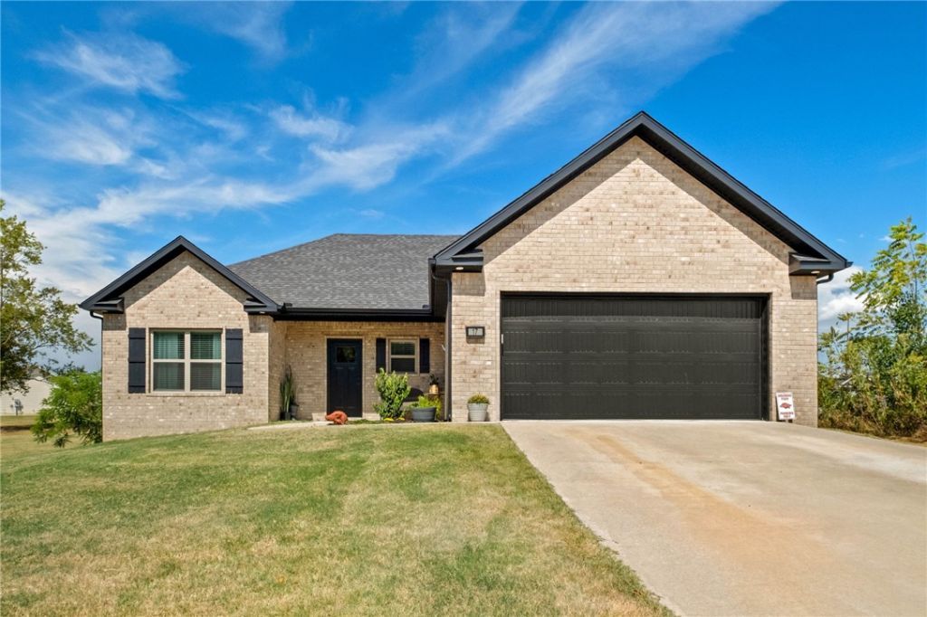 17 Dugan Circle, Bella Vista, AR 72715 Main Photo