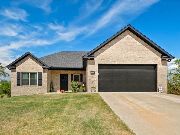 17 Dugan Circle , Bella Vista, AR 72715