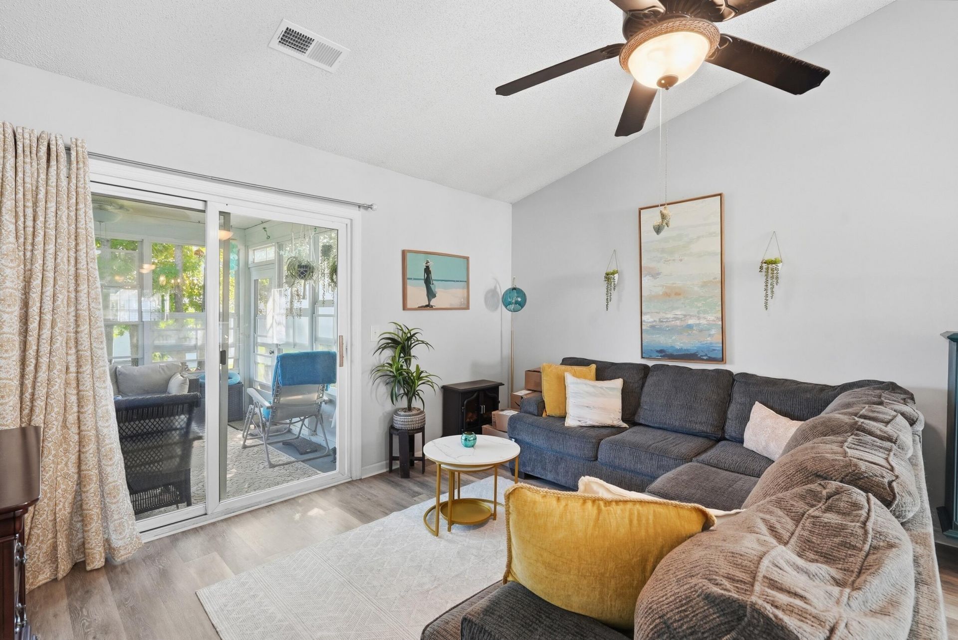 7331 Suncatcher Drive Photo 10