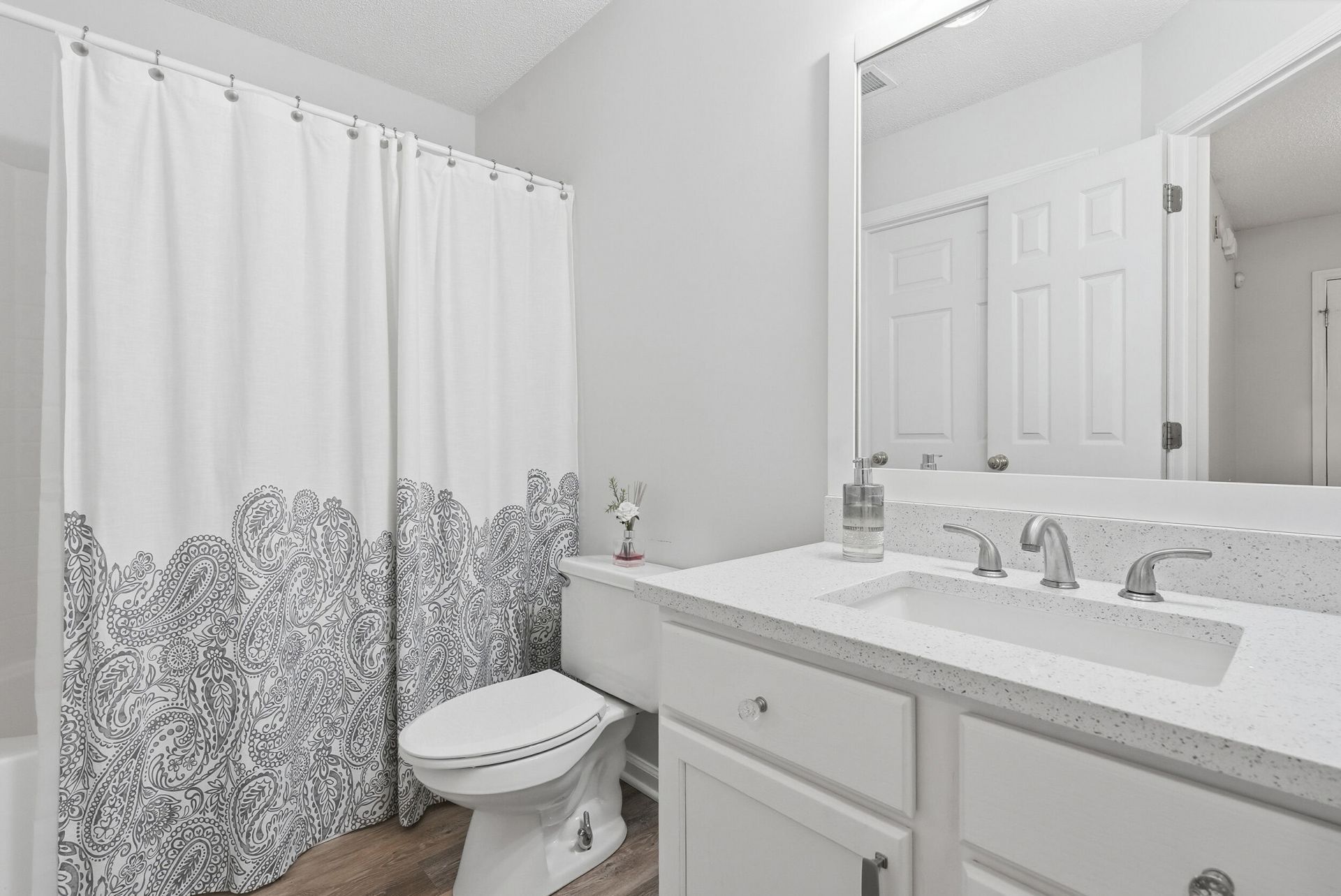 7331 Suncatcher Drive Photo 15