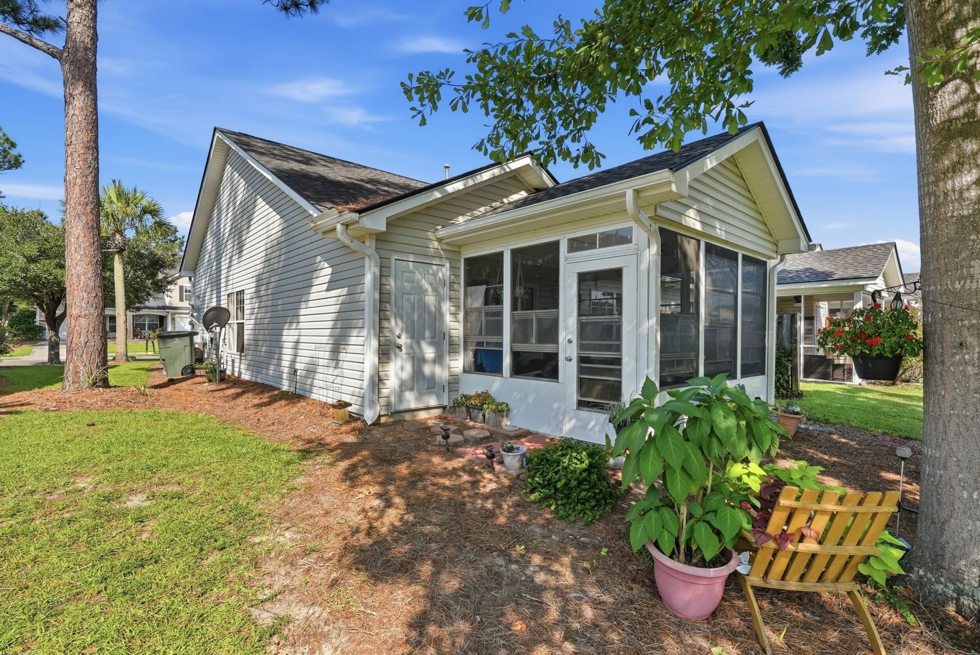 7331 Suncatcher Drive Photo 18