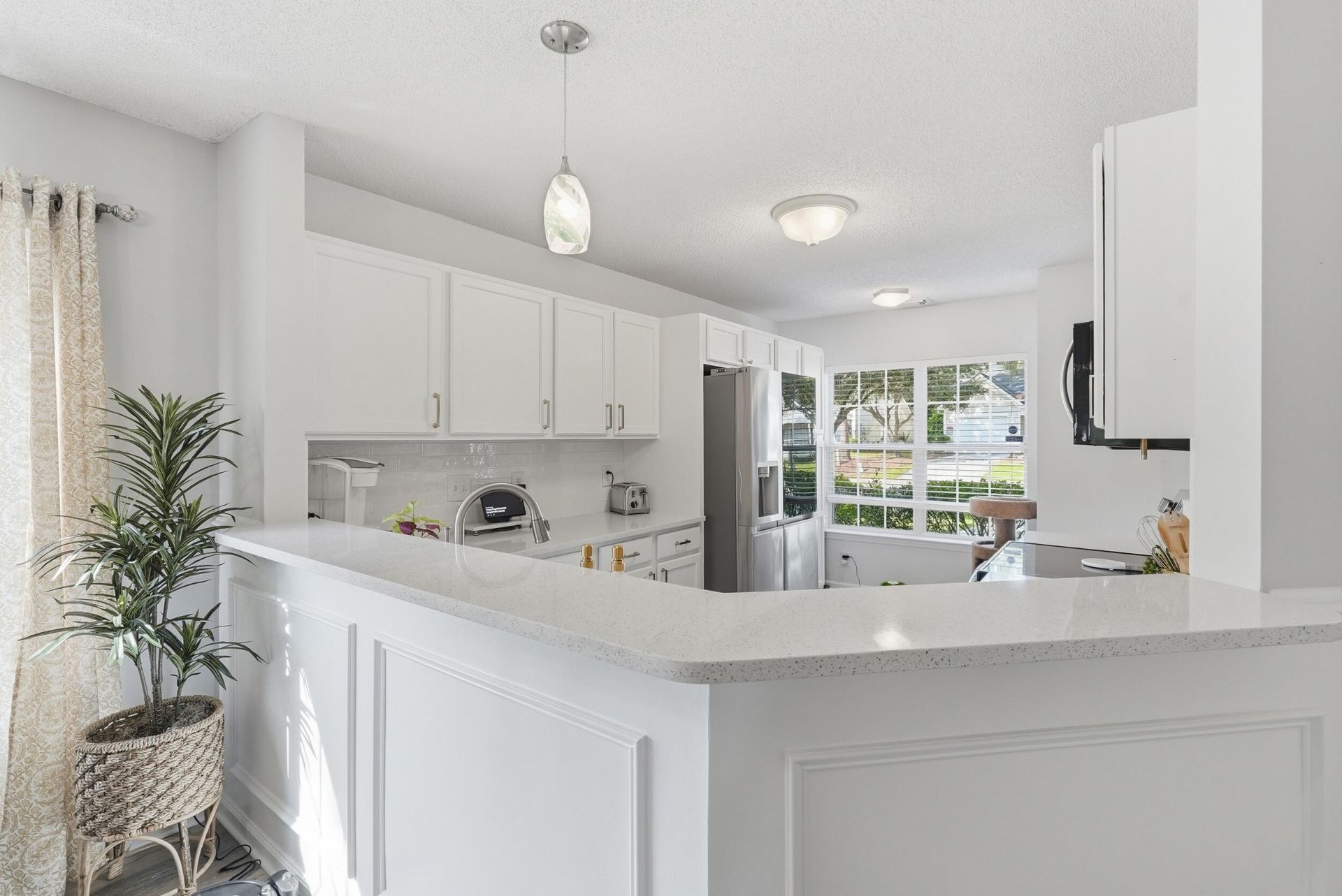 7331 Suncatcher Drive Photo 6