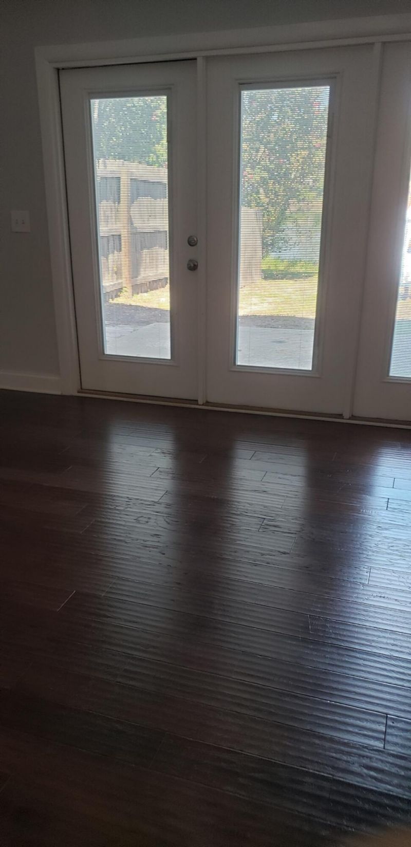326 Lakeside Drive Photo 2