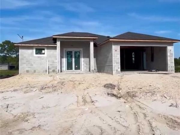 814 Anaconda AVE S, Unit 814, LEHIGH ACRES, FL 33974