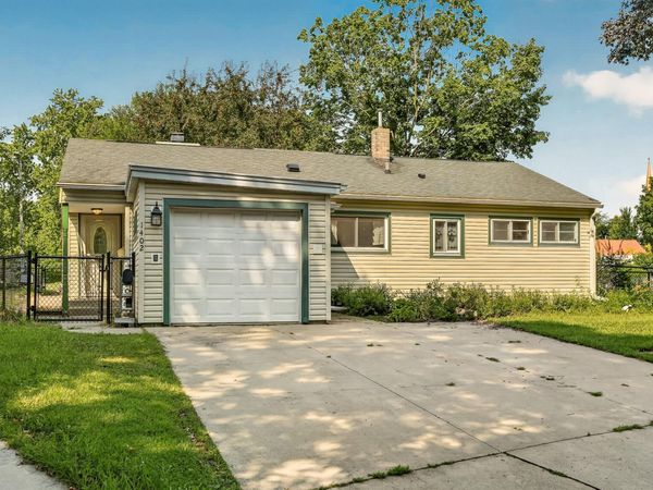 1402 Damon Court SE, Rochester, MN 55904
