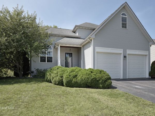 1290 Savanna Lane , Woodstock, IL 60098