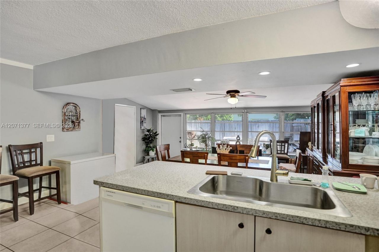 1477 NE 55th St, Fort Lauderdale, FL 33334 Photo