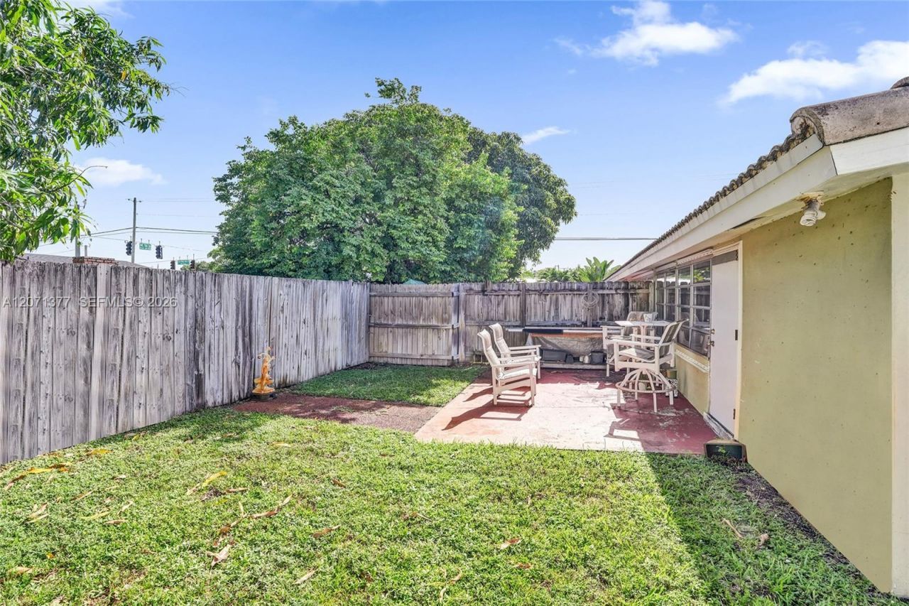 1477 NE 55th St, Fort Lauderdale, FL 33334 Photo