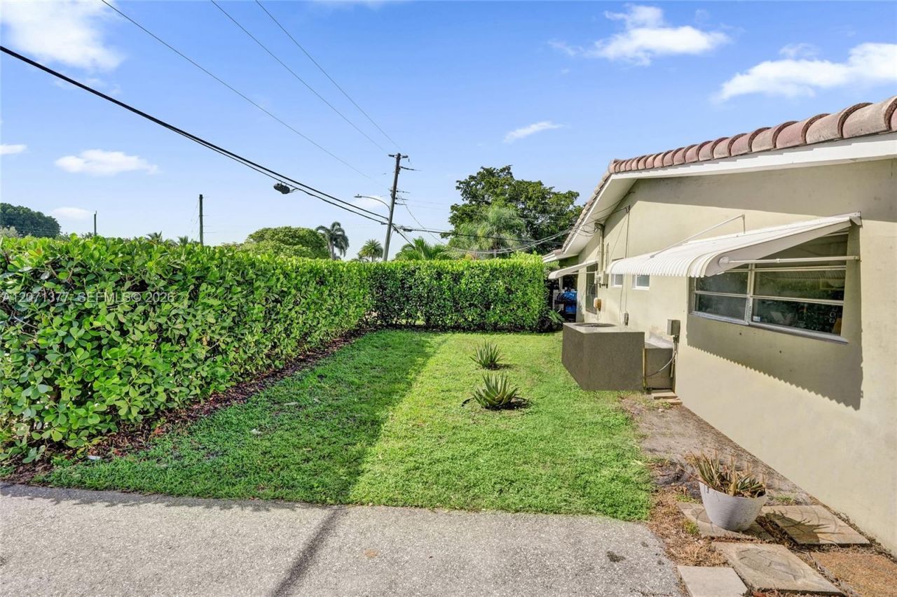 1477 NE 55th St, Fort Lauderdale, FL 33334 Photo