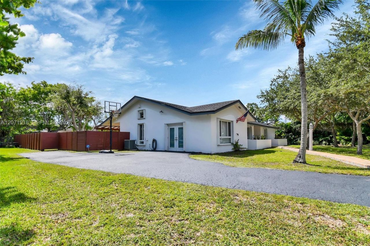 13241 SW 104th Ave , Miami, FL 33176 Photo