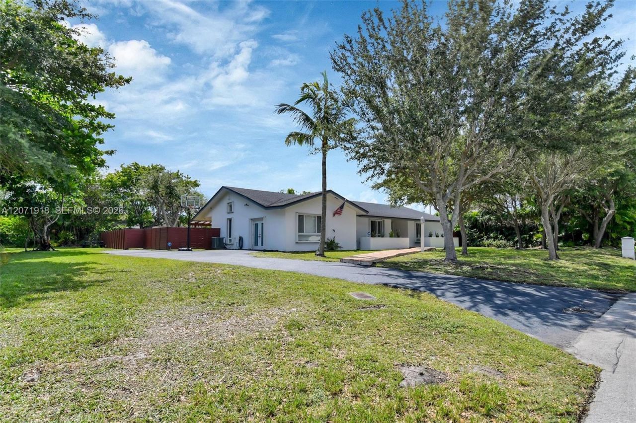 13241 SW 104th Ave , Miami, FL 33176 Photo