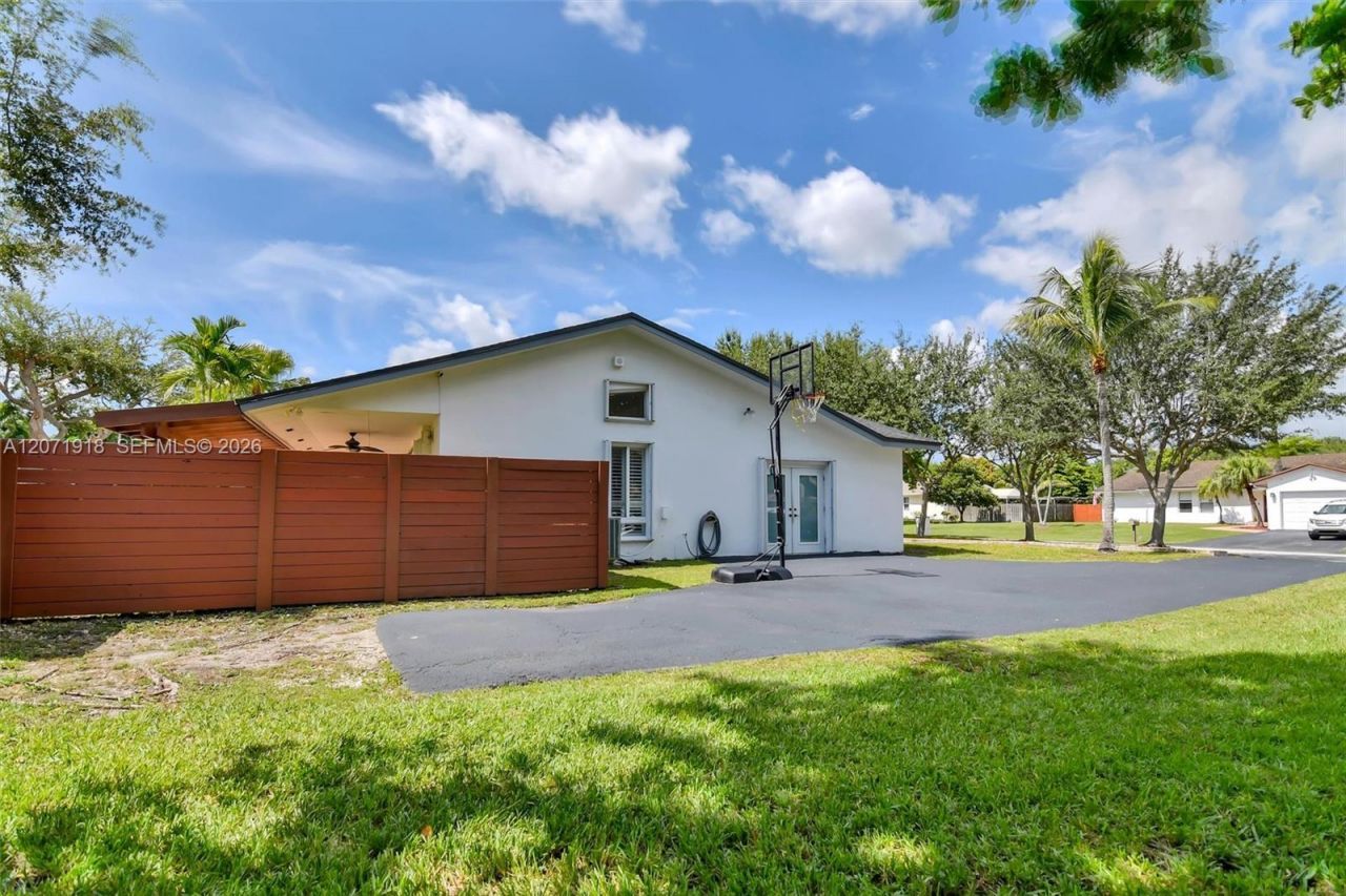 13241 SW 104th Ave , Miami, FL 33176 Photo