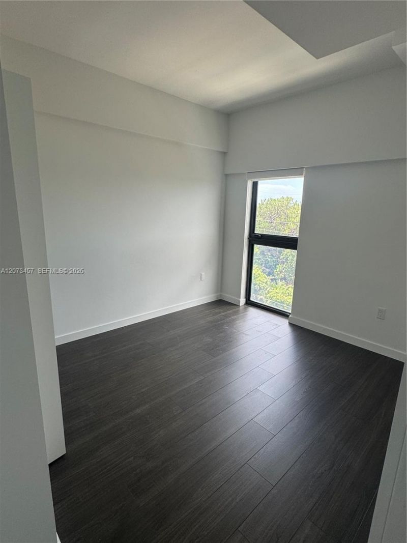 2675 NW 87th St, Unit 302, Miami, FL 33147 Photo