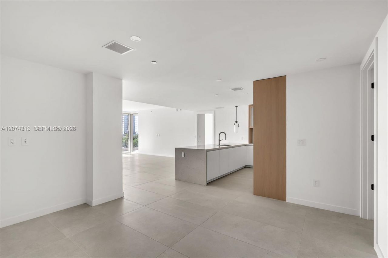 2200 Brickell Ave , Unit 416, Miami, FL 33129 Photo