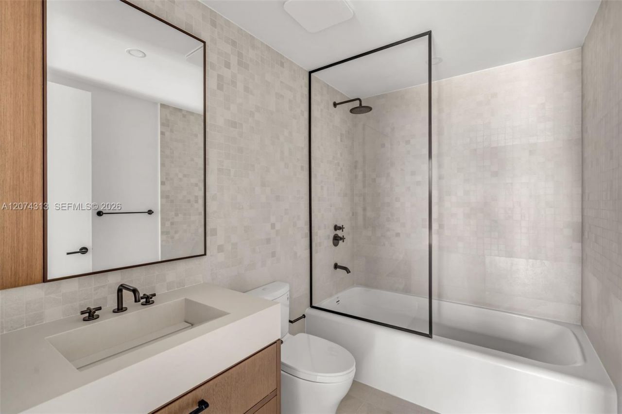 2200 Brickell Ave , Unit 416, Miami, FL 33129 Photo