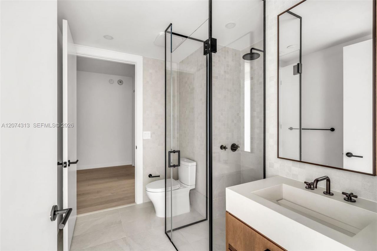 2200 Brickell Ave , Unit 416, Miami, FL 33129 Photo
