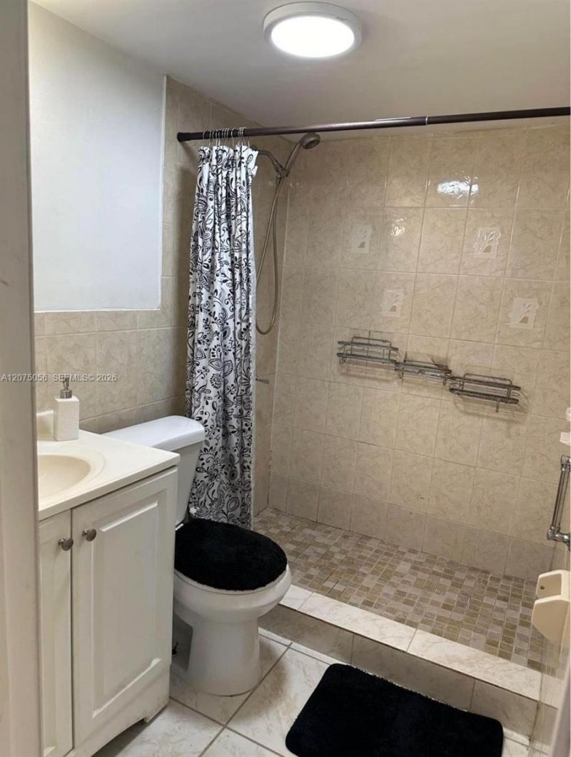 861 NE 1st Pl , Hialeah, FL 33010 Photo