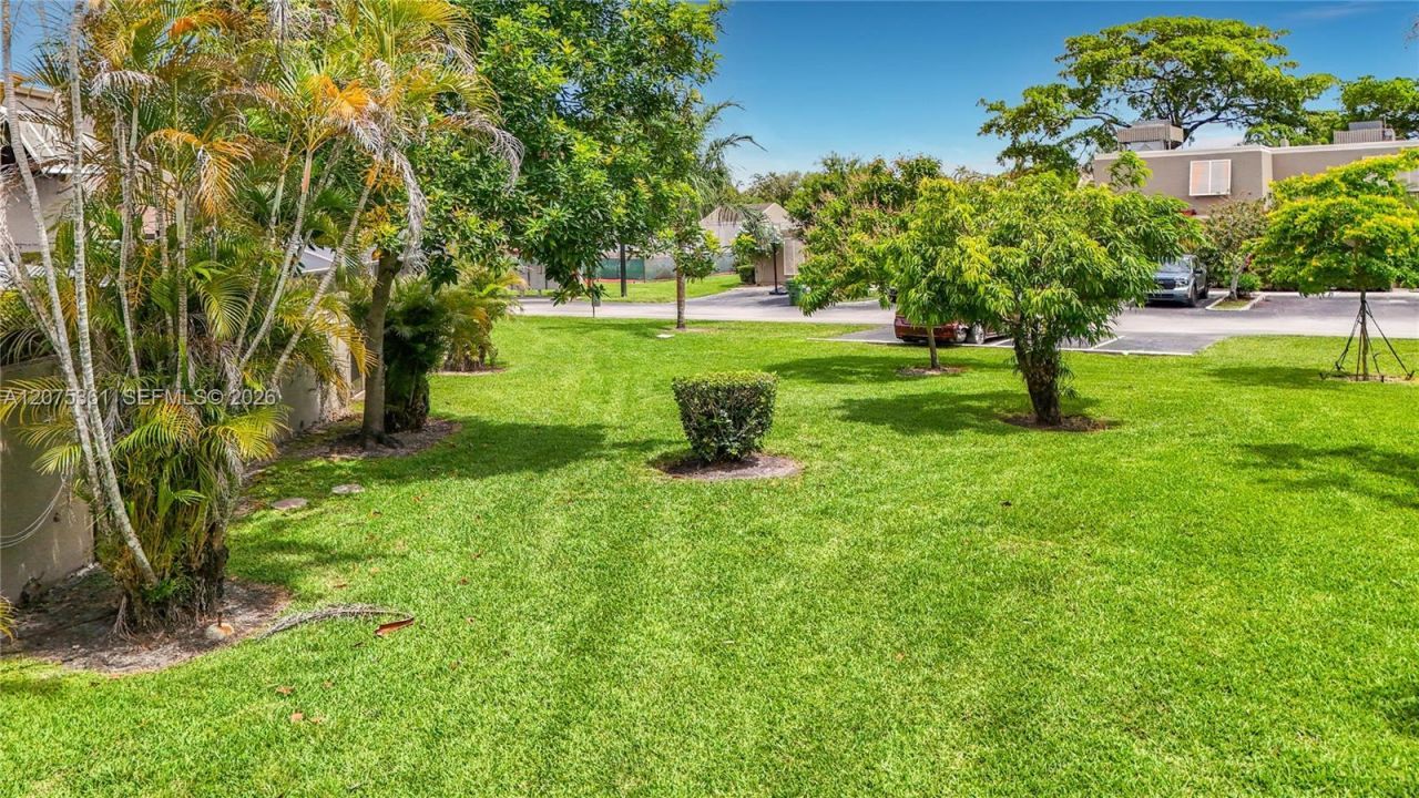1110 W Fairway Rd , Pembroke Pines, FL 33026 Photo