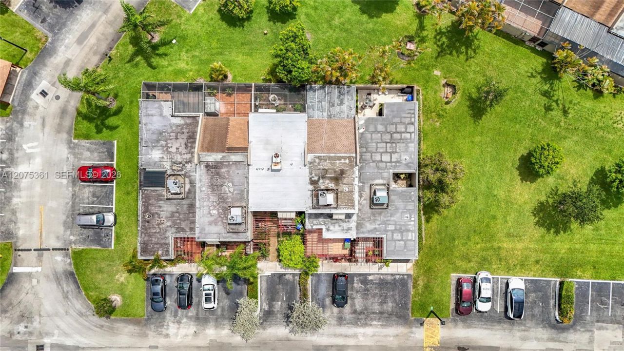 1110 W Fairway Rd , Pembroke Pines, FL 33026 Photo