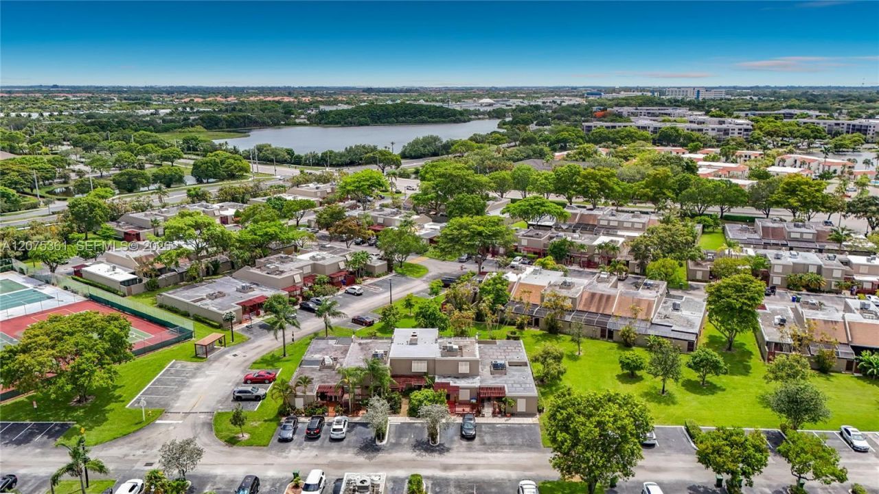 1110 W Fairway Rd , Pembroke Pines, FL 33026 Photo