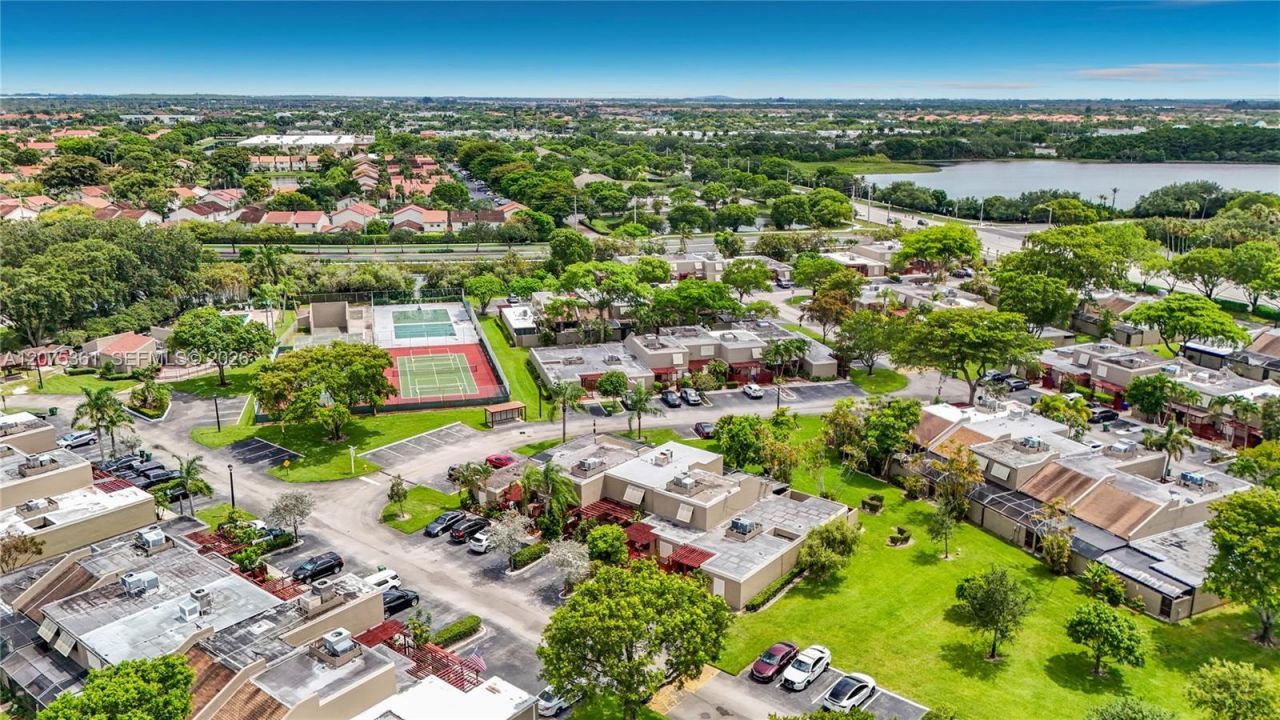 1110 W Fairway Rd , Pembroke Pines, FL 33026 Photo