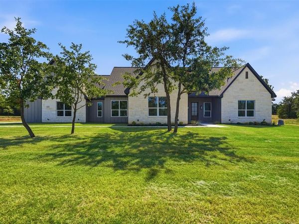 104 Springhill Court, Springtown, TX 76082