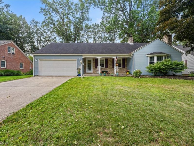 335 Vassar Avenue , Elyria, OH 44035 Photo 2
