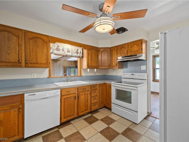 1350 Missouri Avenue, Lorain, OH 44052 Photo 11