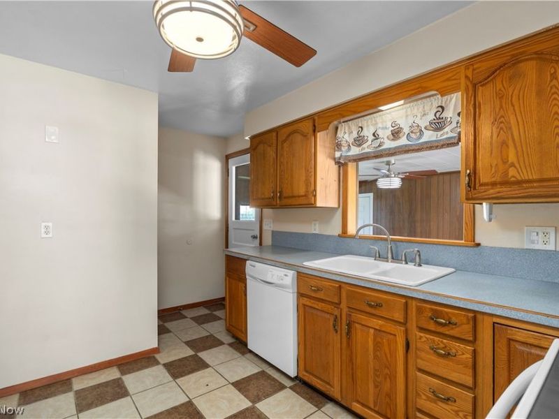 1350 Missouri Avenue, Lorain, OH 44052 Photo 9