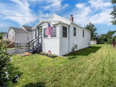 3032 Petroleum St Street , Niagara Falls, NY 14305