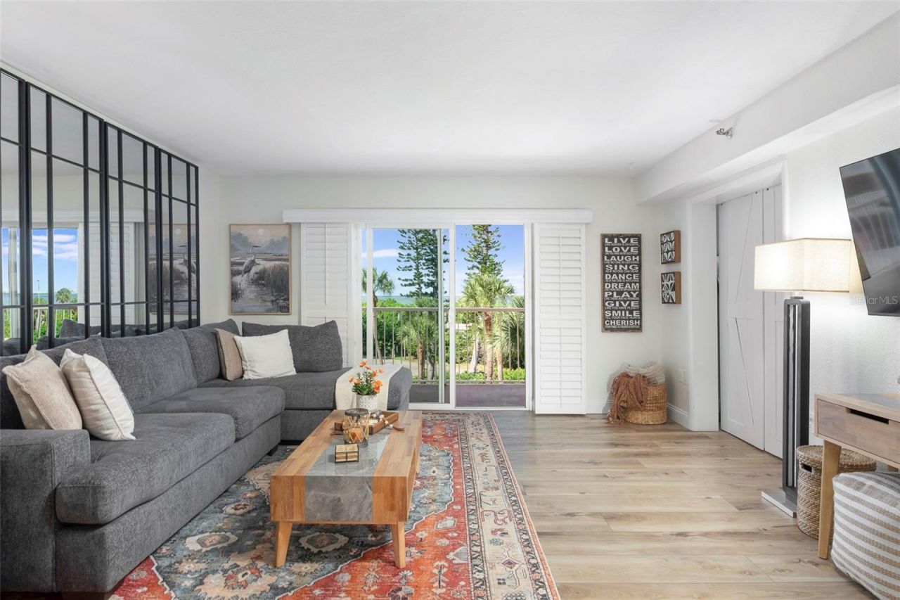 7430 Sunshine Skyway Lane S, Unit 405, Saint Petersburg, FL 33711 Photo