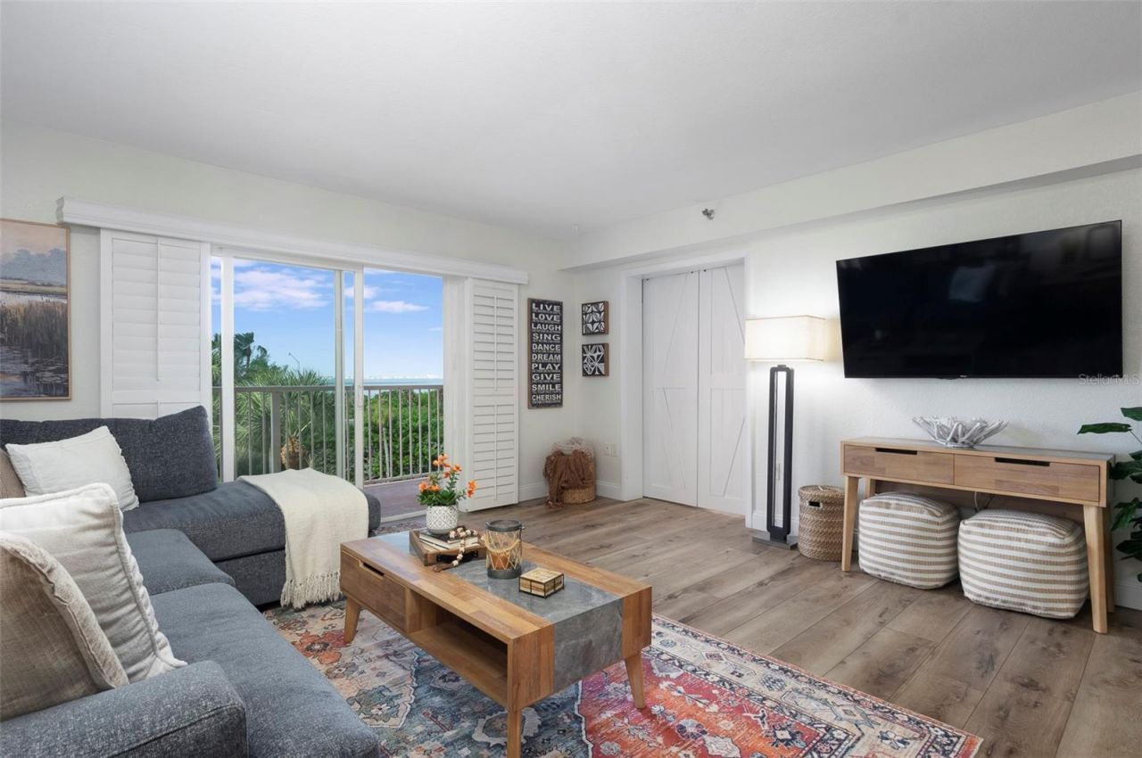 7430 Sunshine Skyway Lane S, Unit 405, Saint Petersburg, FL 33711 Photo