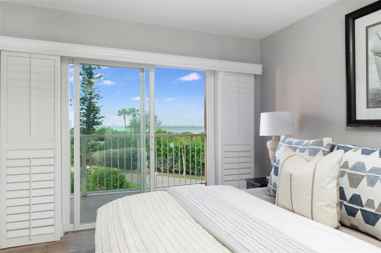 7430 Sunshine Skyway Lane S, Unit 405, Saint Petersburg, FL 33711 Photo