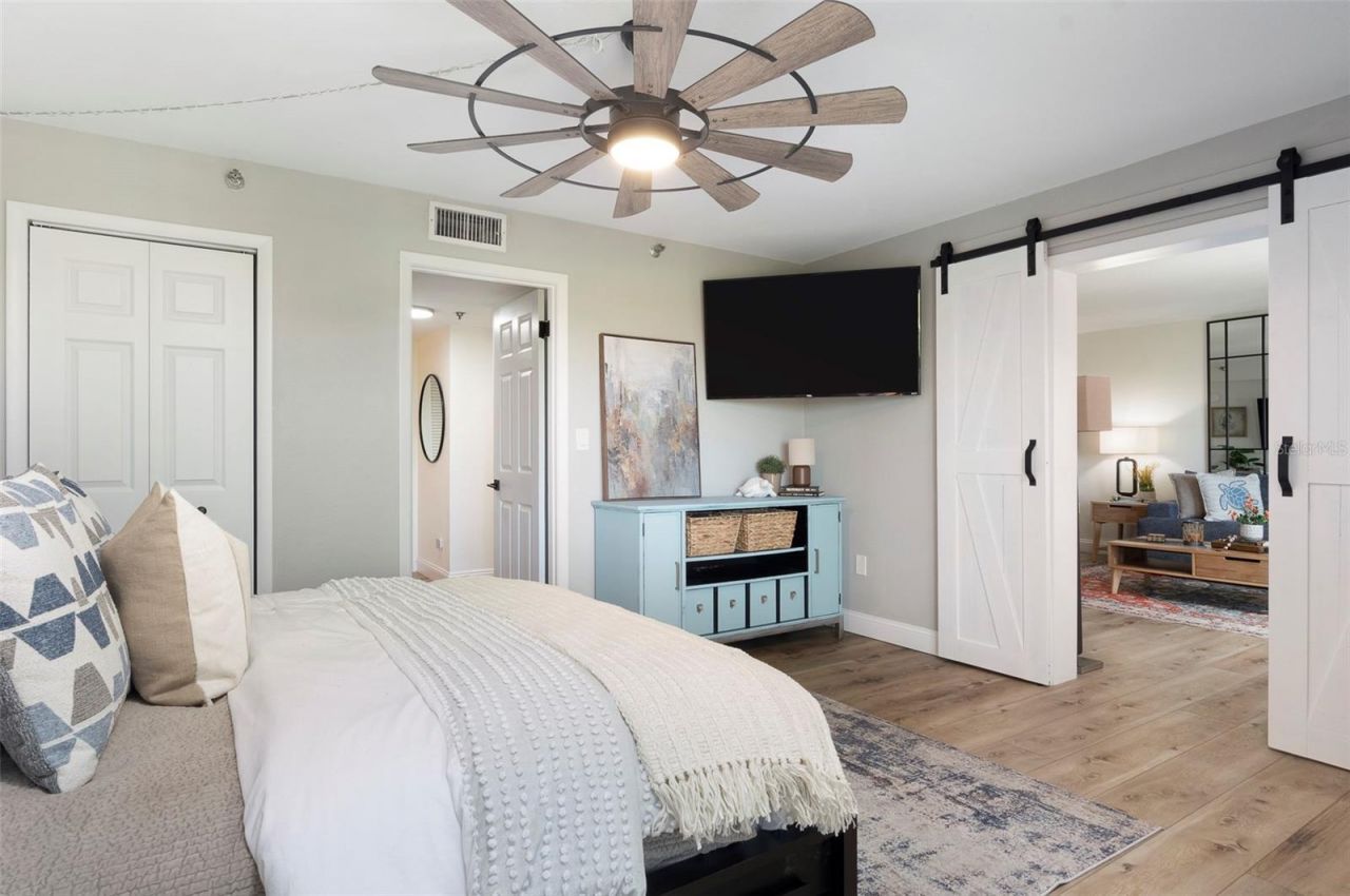 7430 Sunshine Skyway Lane S, Unit 405, Saint Petersburg, FL 33711 Photo