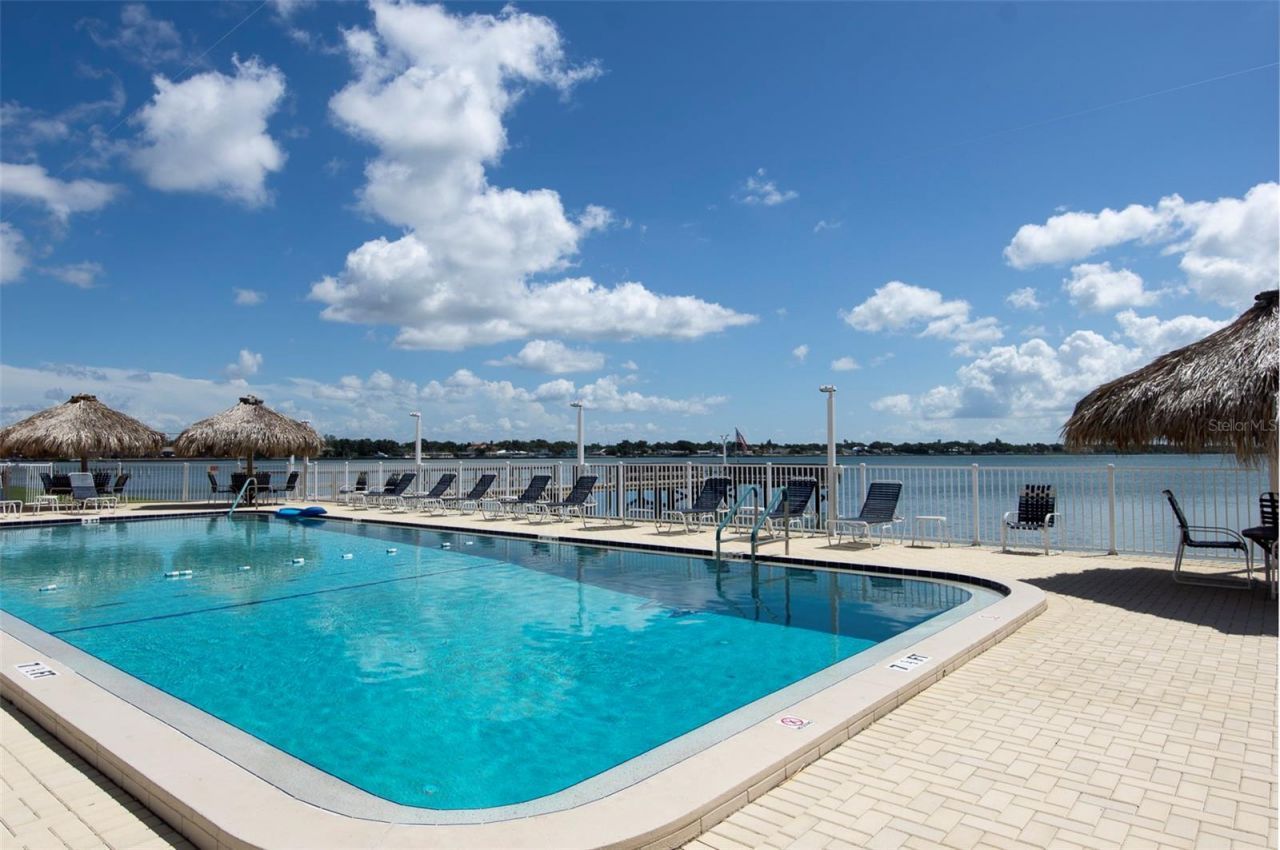 7430 Sunshine Skyway Lane S, Unit 405, Saint Petersburg, FL 33711 Photo