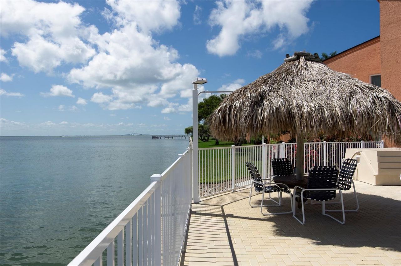 7430 Sunshine Skyway Lane S, Unit 405, Saint Petersburg, FL 33711 Photo