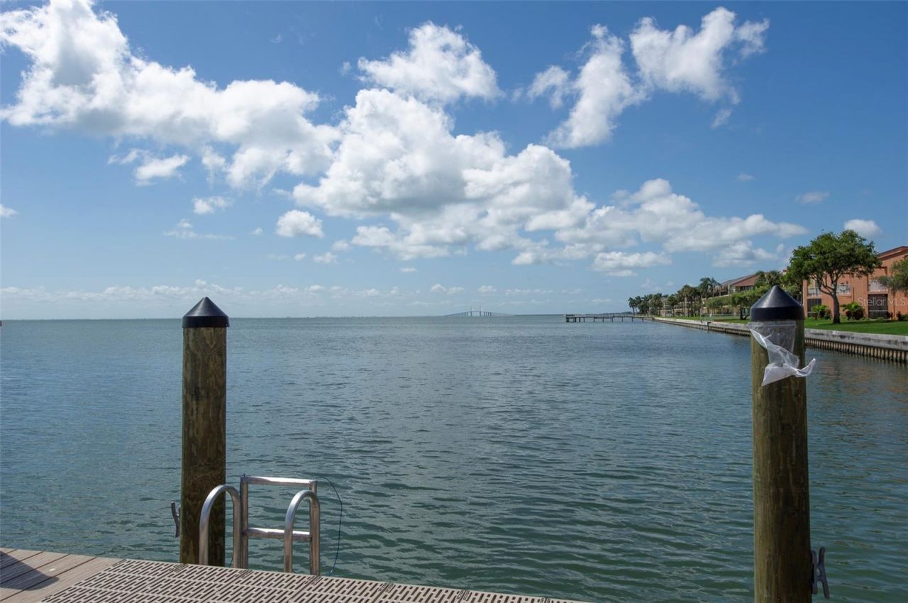 7430 Sunshine Skyway Lane S, Unit 405, Saint Petersburg, FL 33711 Photo