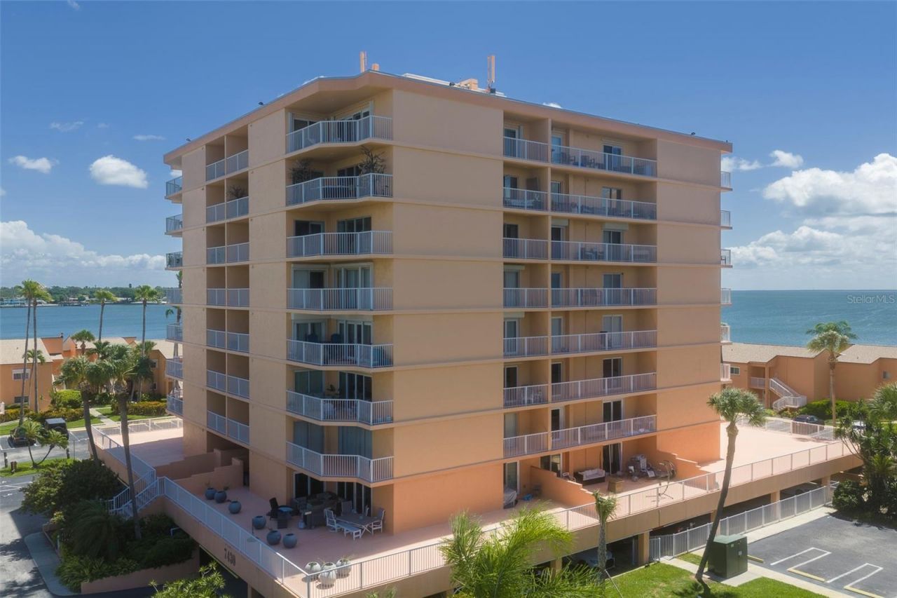 7430 Sunshine Skyway Lane S, Unit 405, Saint Petersburg, FL 33711 Photo