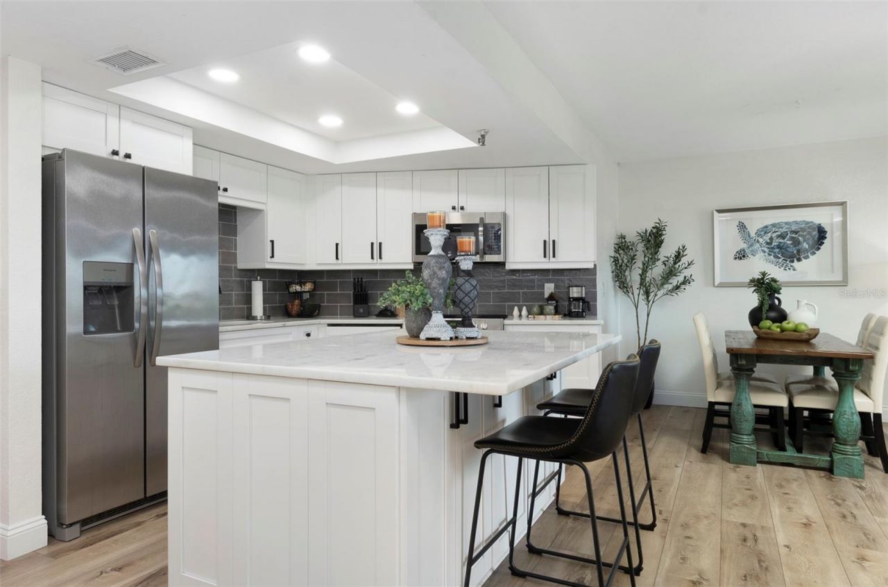 7430 Sunshine Skyway Lane S, Unit 405, Saint Petersburg, FL 33711 Photo