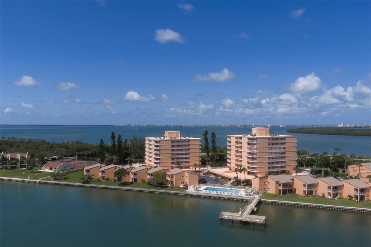 7430 Sunshine Skyway Lane S, Unit 405, Saint Petersburg, FL 33711 Photo