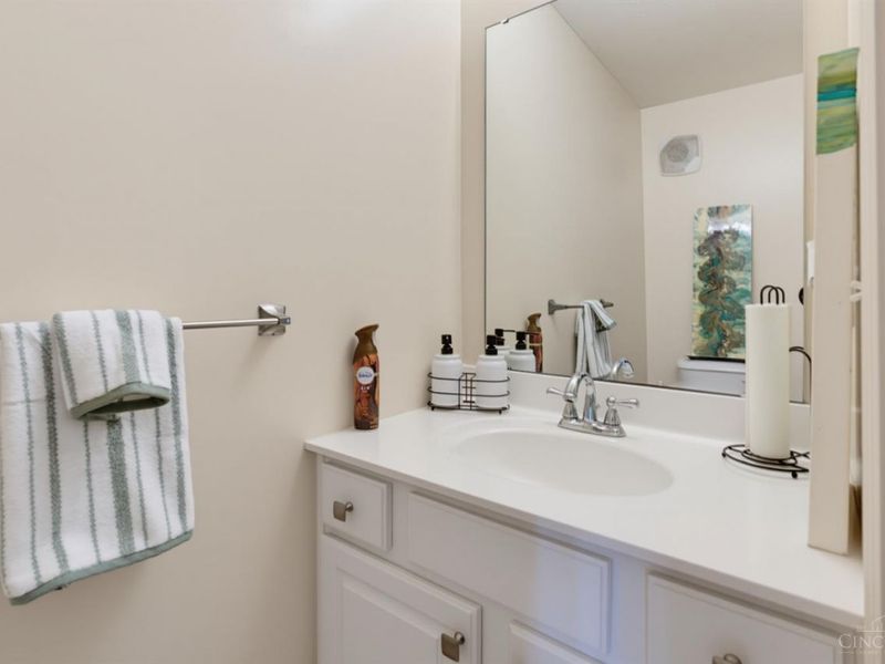 2442 Elderberry Court, Unit 20F, Cincinnati, OH 45239 Photo 12