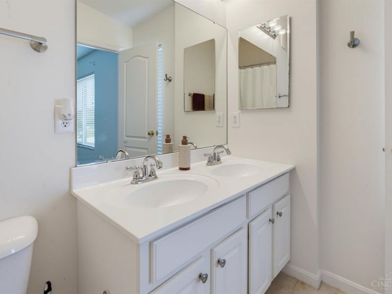 2442 Elderberry Court, Unit 20F, Cincinnati, OH 45239 Photo 17