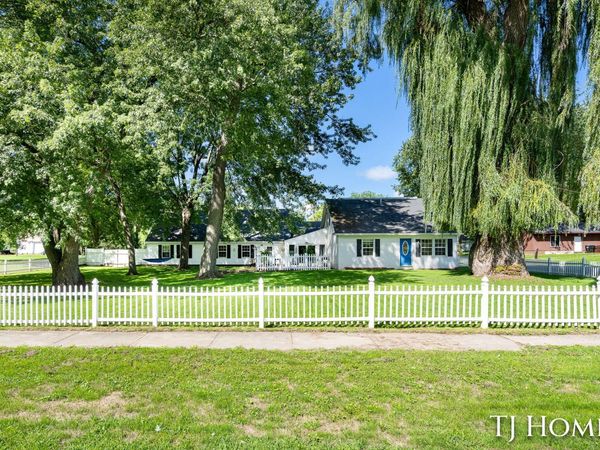 281 N Main Street, Casnovia, MI 49318