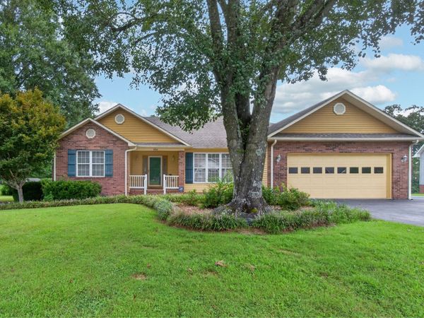 2526 Park West Dr , Cookeville, TN 38501