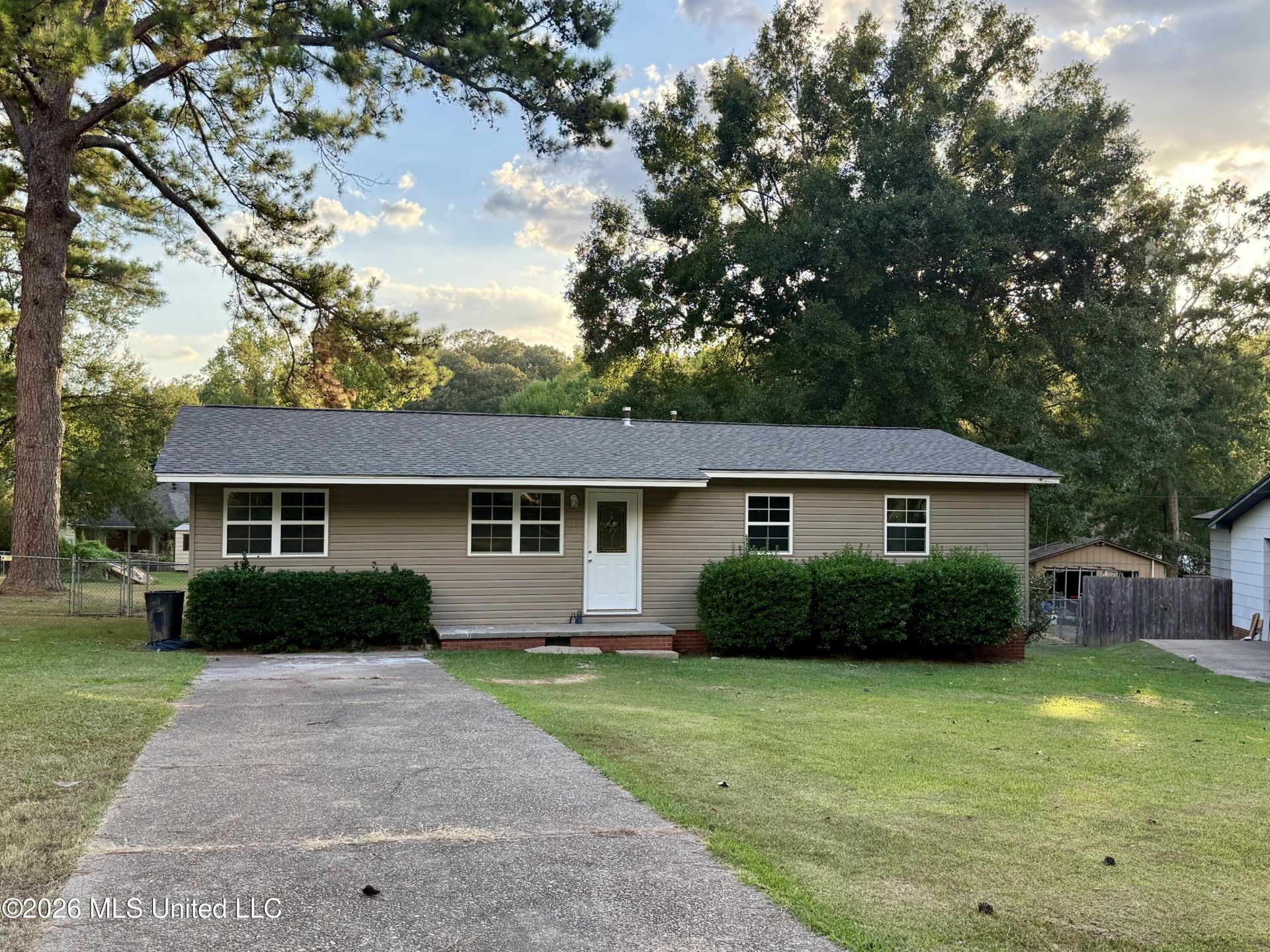 510 Plainview Circle, Richland, MS 39218 Main Photo