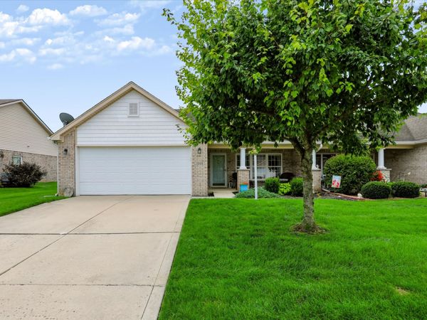 1068 Hilltop Commons Boulevard , Whiteland, IN 46184