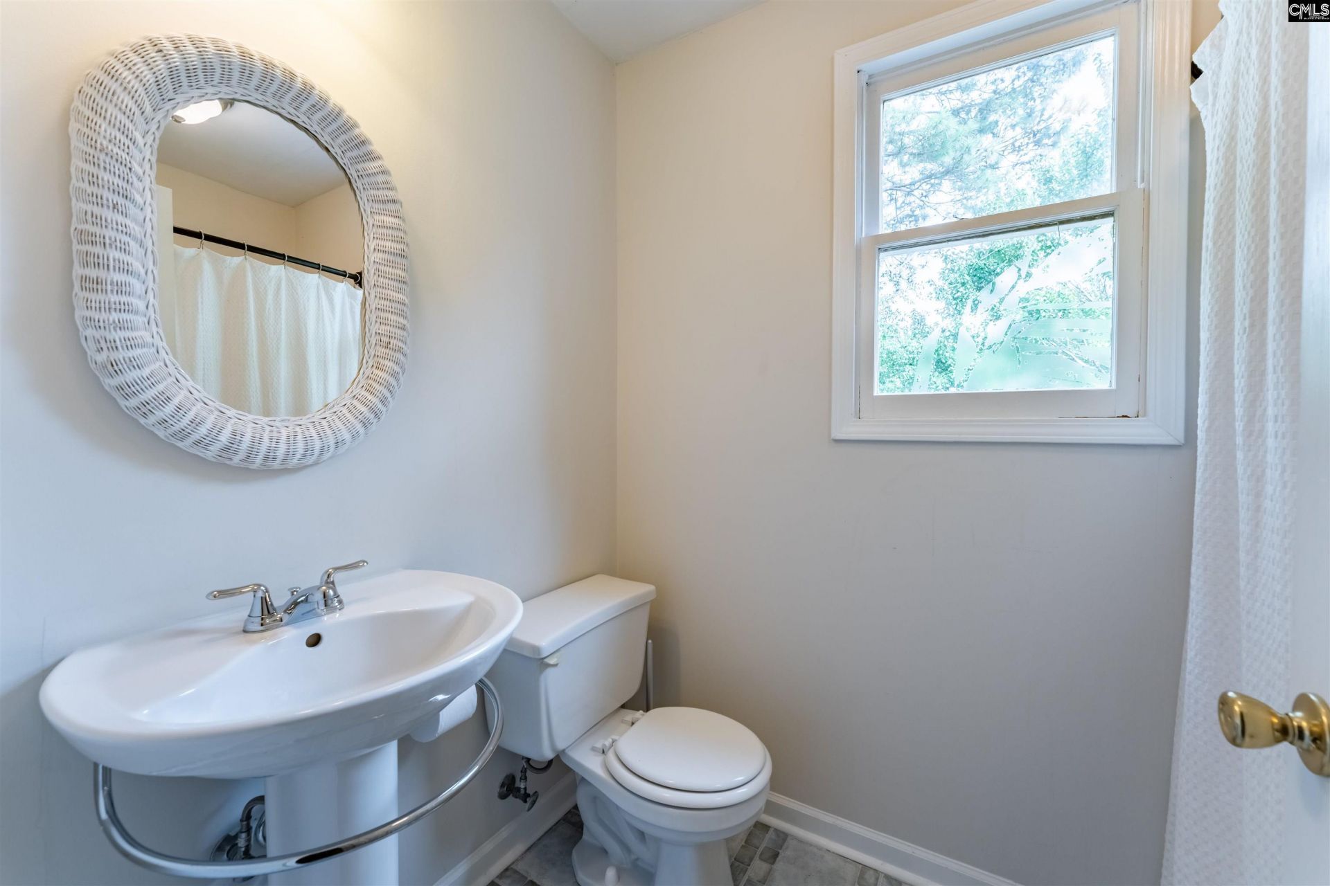 2 Southwell Court  Photo 31