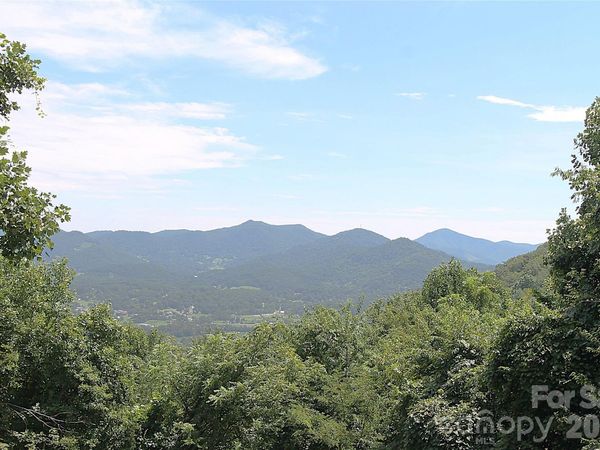 310 High Cliff Drive , Waynesville, NC 28786