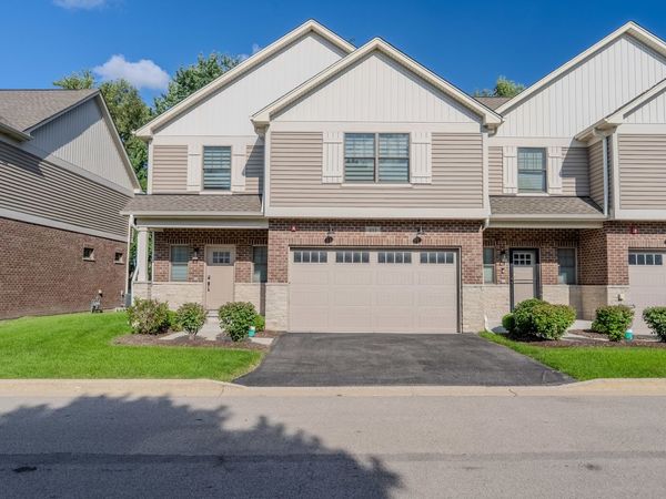 411 W Pierce Road, Itasca, IL 60143